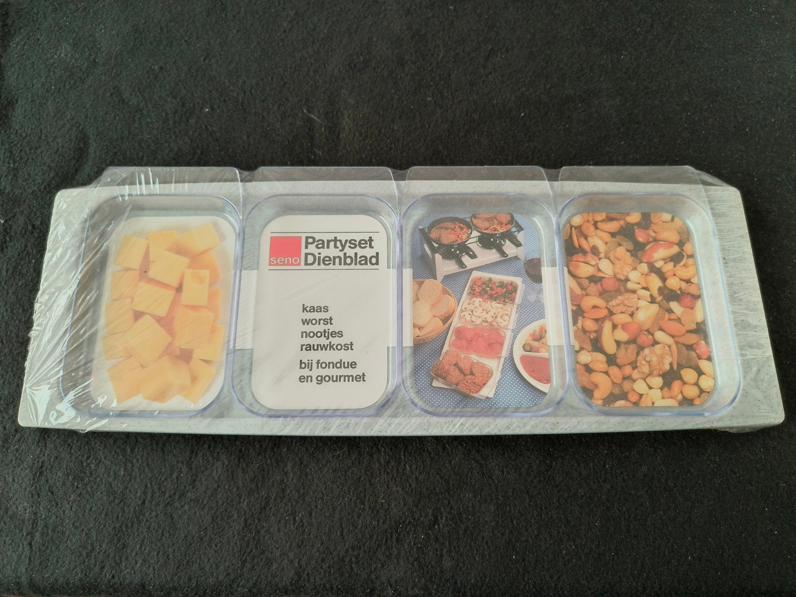 Seno Partyset Dienblad met 4 vakken - Nieuw in verpakking, Ophalen of Verzenden, Nieuw, Rechthoekig, Kunststof