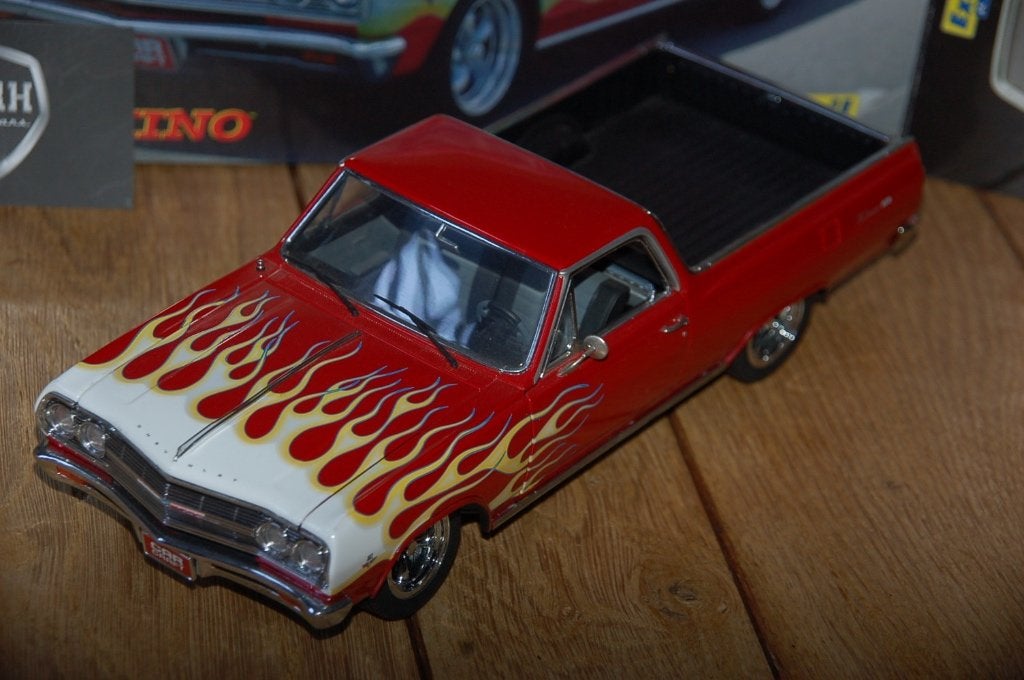 1:18 CHEVROLET EL CAMINO CRAFT FLAMES EXACT DETAIL WRH, Verzenden, Zo goed als nieuw, Bburago