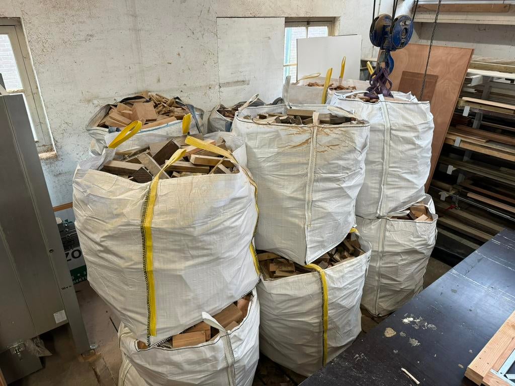 Aantal bigbags met 1m3 haardhout hardhout en douglas, Tuin en Terras, Haardhout, 6 m³ of meer, Ophalen, Overige houtsoorten, Blokken