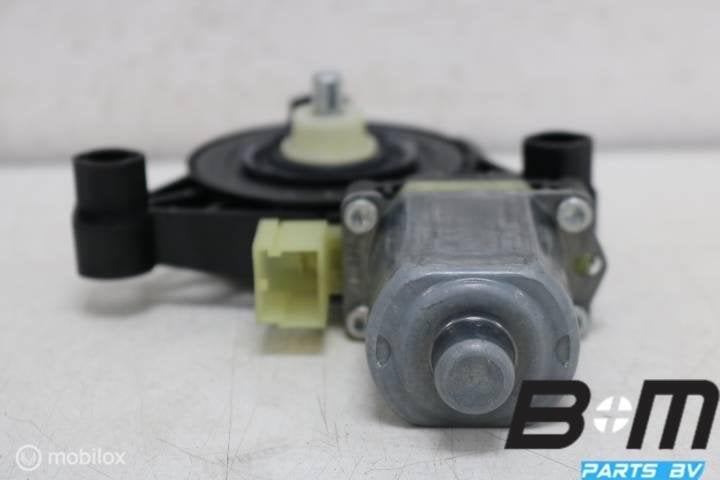 Raammotor linksvoor VW Tiguan 5NA 5Q0959801C, Gebruikt