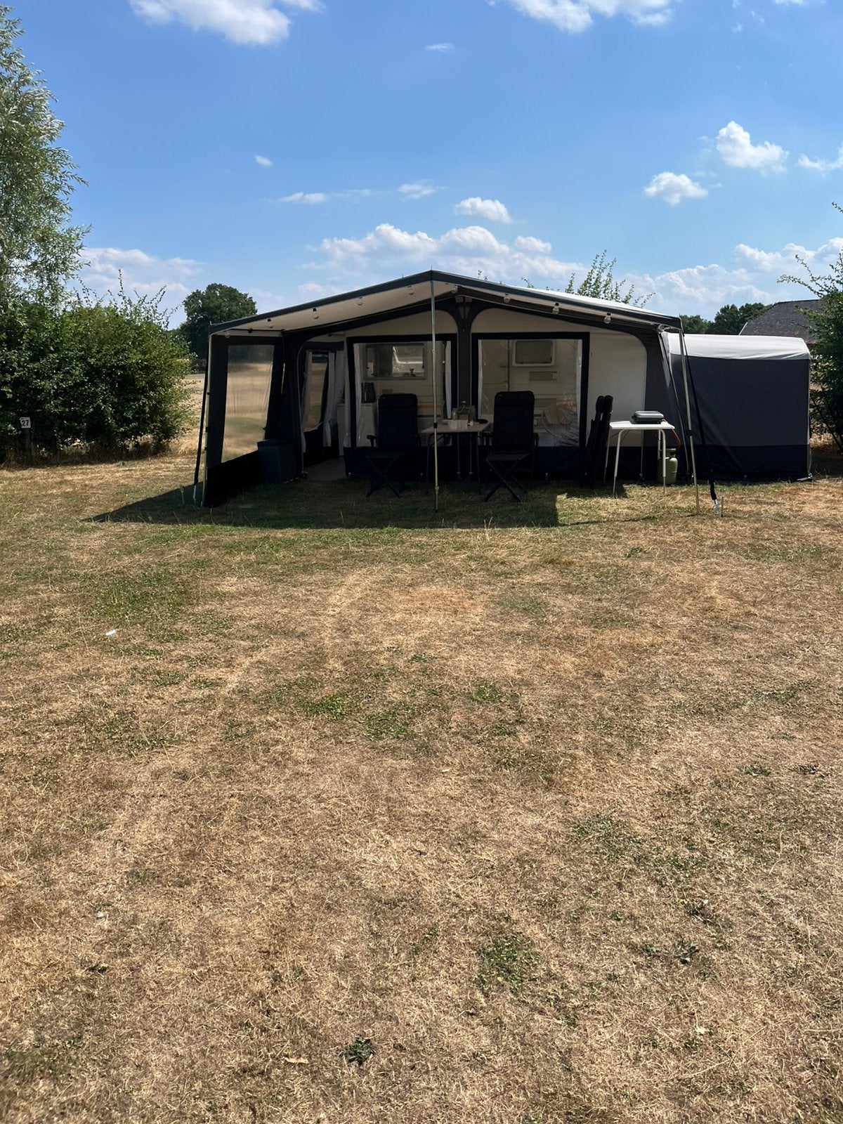 Knaus Sudwind 500 TU caravan rondzit vastbed, Caravans en Kamperen, Caravans, Rondzit, Bedrijf, Dwarsbed, Knaus