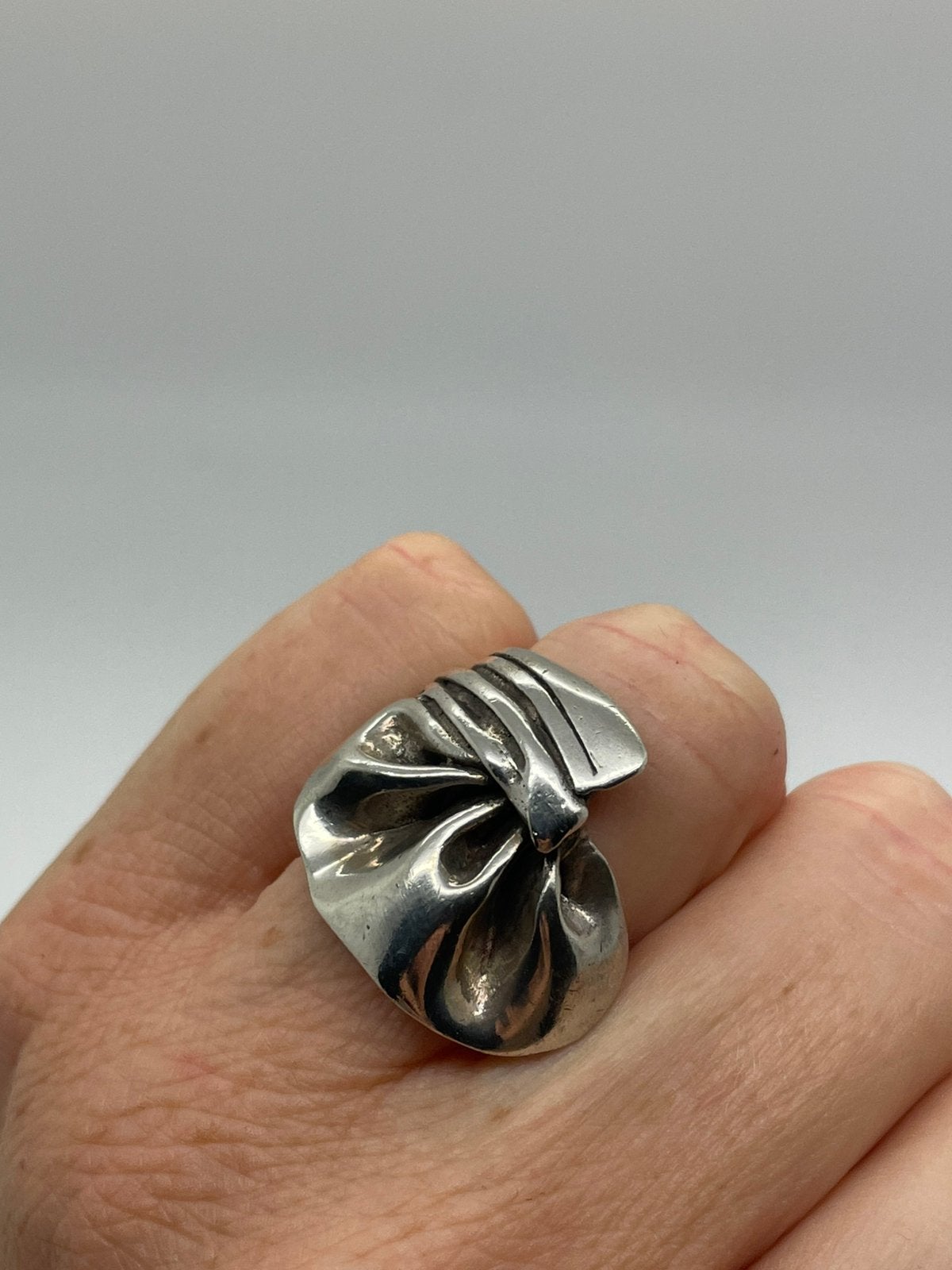 F960 Prachtige zilveren ring gedrapeerd maat 17,25, Ophalen of Verzenden, X, Dame, Zilver