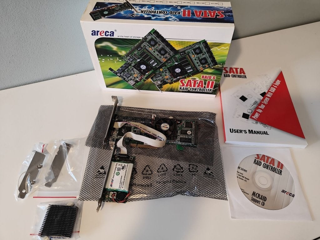 Areca ARC-1220 met Backup Battery Unit (BBU), Intern, Areca, Ophalen of Verzenden, Zo goed als nieuw