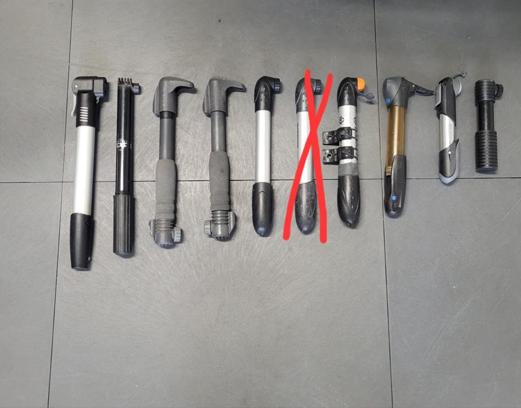Diverse fietsenpompen, Ophalen, Drukmeter, Zo goed als nieuw