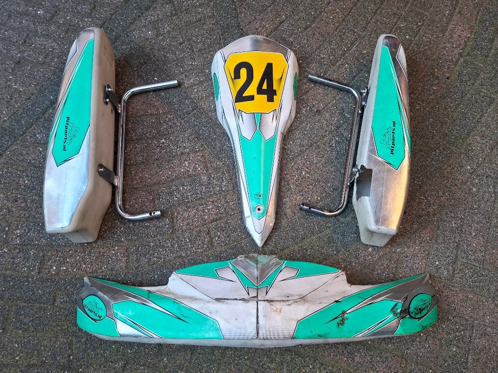 Bumpers, sidepods en frontspoiler Tony Neos kart, Ophalen, Gebruikt, Kart