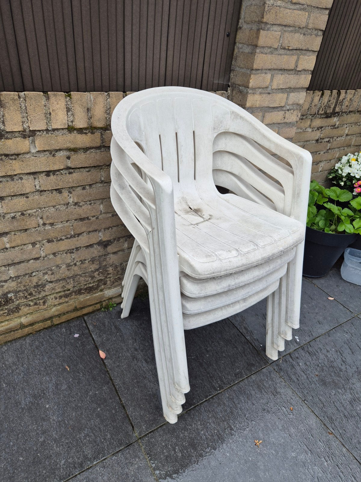 4 hard plastic tuinstoelen, Tuin en Terras, Tuinstoelen, Ophalen, Gebruikt, Plastic
