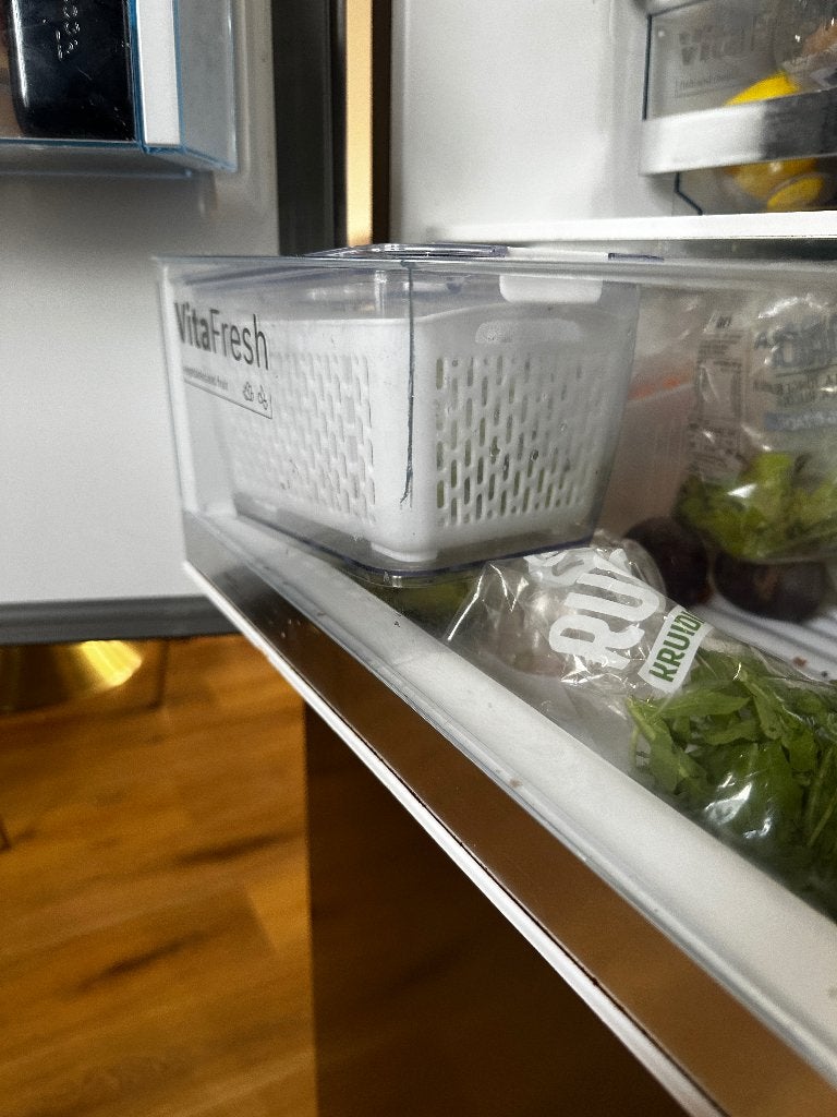Foto 5 van Bosch Series 6 fridge-freezer KGE398IBP 201cm