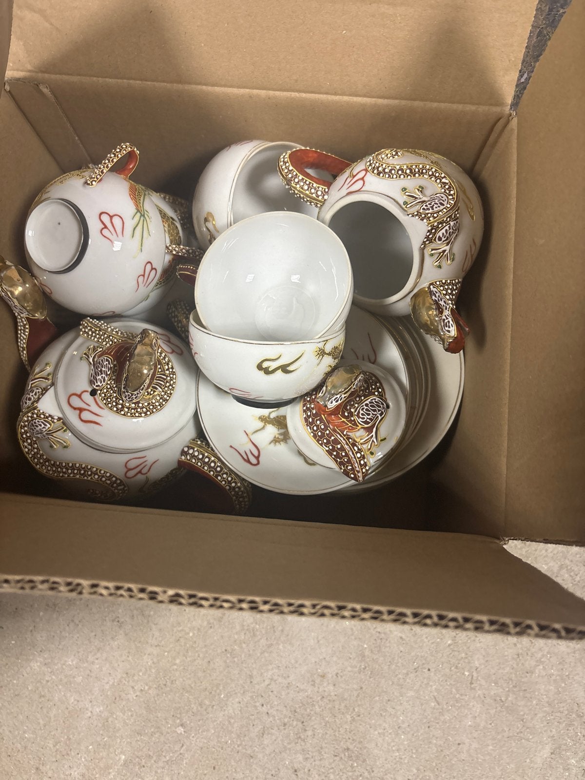 Vintage Chinees theeservies met drakenmotief, Ophalen