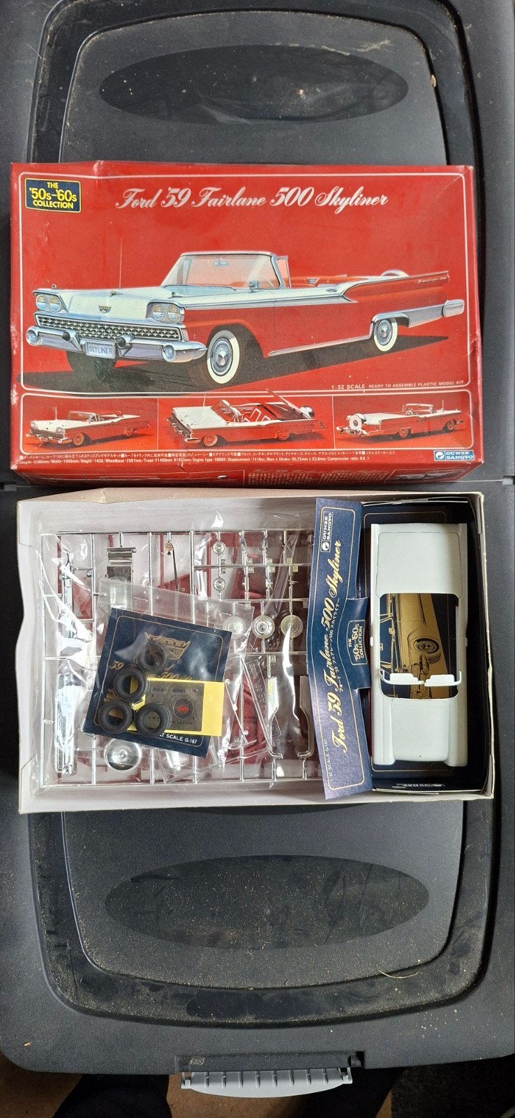 Ford '59 Fairlane 500 Skyliner Modelbouwkit 1:32, Ophalen, Groter dan 1:32, Auto, Overige merken