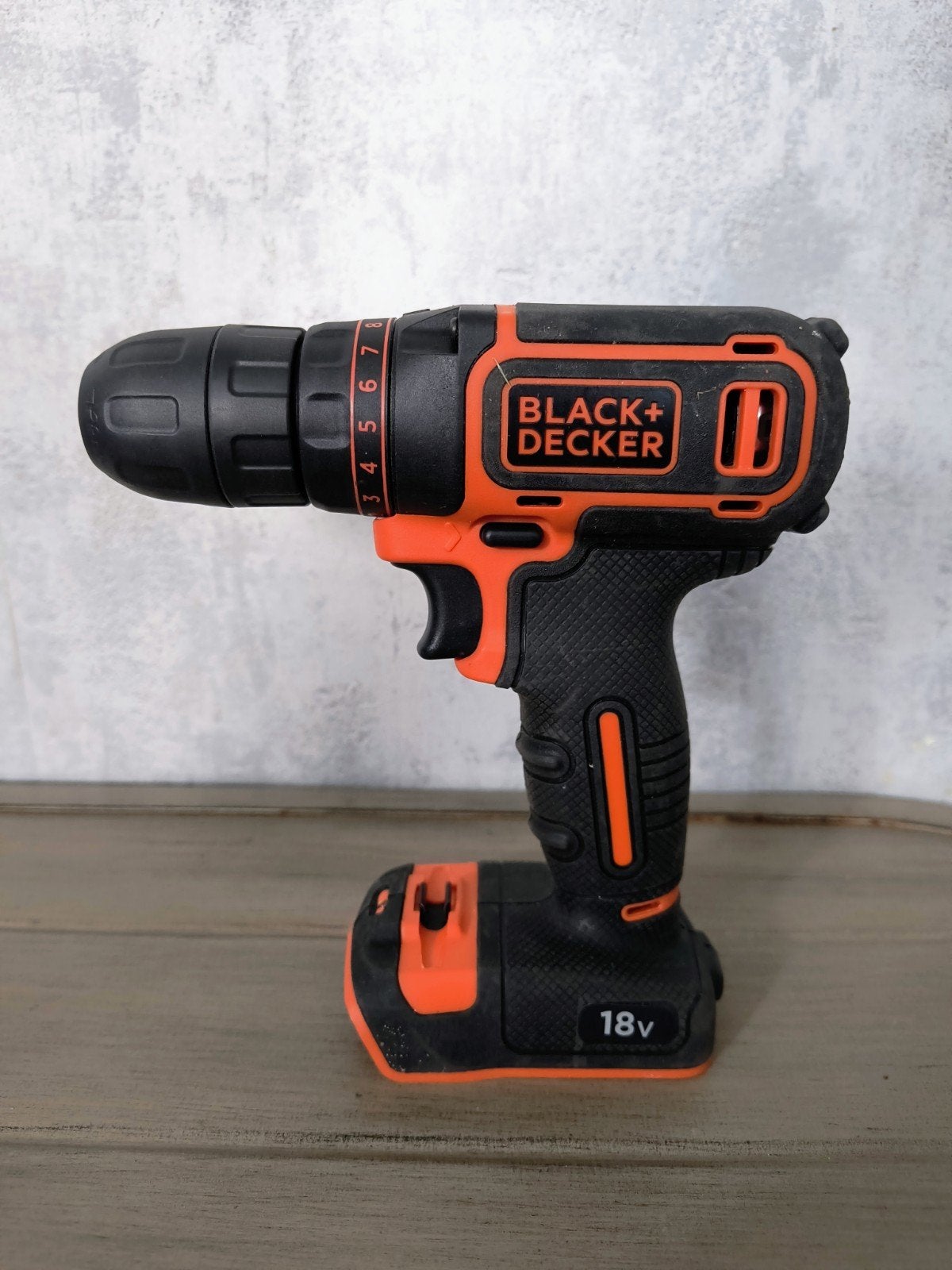 Black Decker schroevendraaier, Ophalen of Verzenden, Minder dan 400 watt, Klopboormechanisme, Zo goed als nieuw
