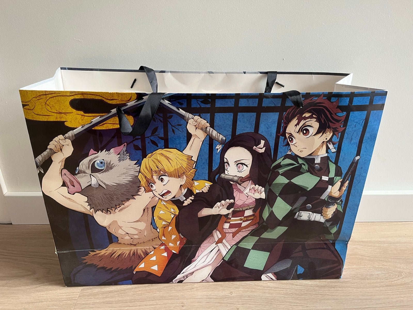 Demon Slayer Cadeautas - Anime Shopper Tas 60 x 41,5 cm., Ophalen of Verzenden, Zo goed als nieuw, Tv, Gebruiksvoorwerp