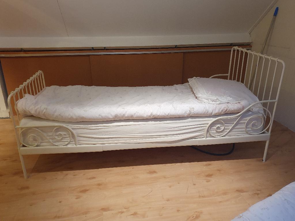 ledikant ikea uitschuifbaar meegroei bed, Kinderen en Baby's, Kinderkamer | Bedden, Ophalen, Gebruikt, 70 tot 85 cm, Matras