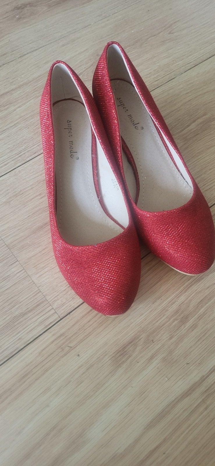 Rode glitter pumps met lage hak  maat 40- Super Mode, Ophalen of Verzenden
