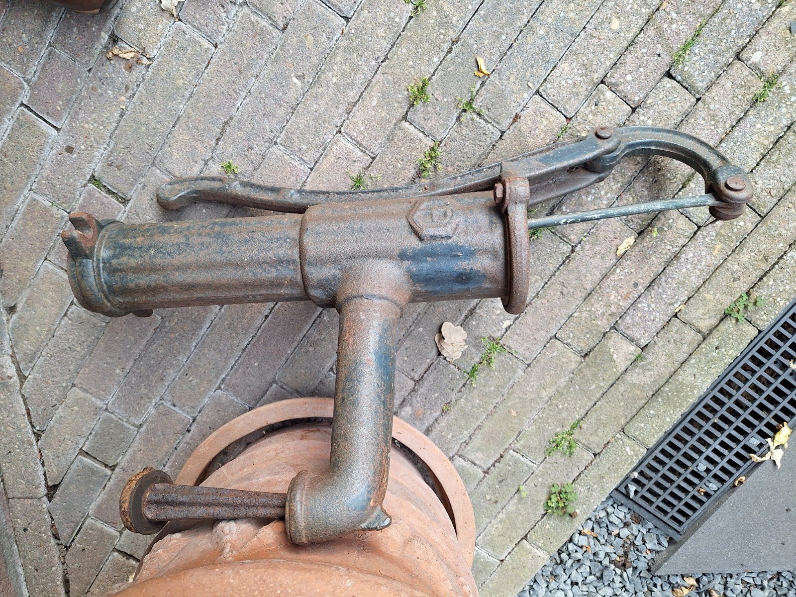 Oude gietijzeren handpomp - Vintage waterpomp, Ophalen of Verzenden, Gebruikt, Handmatig, Overige typen