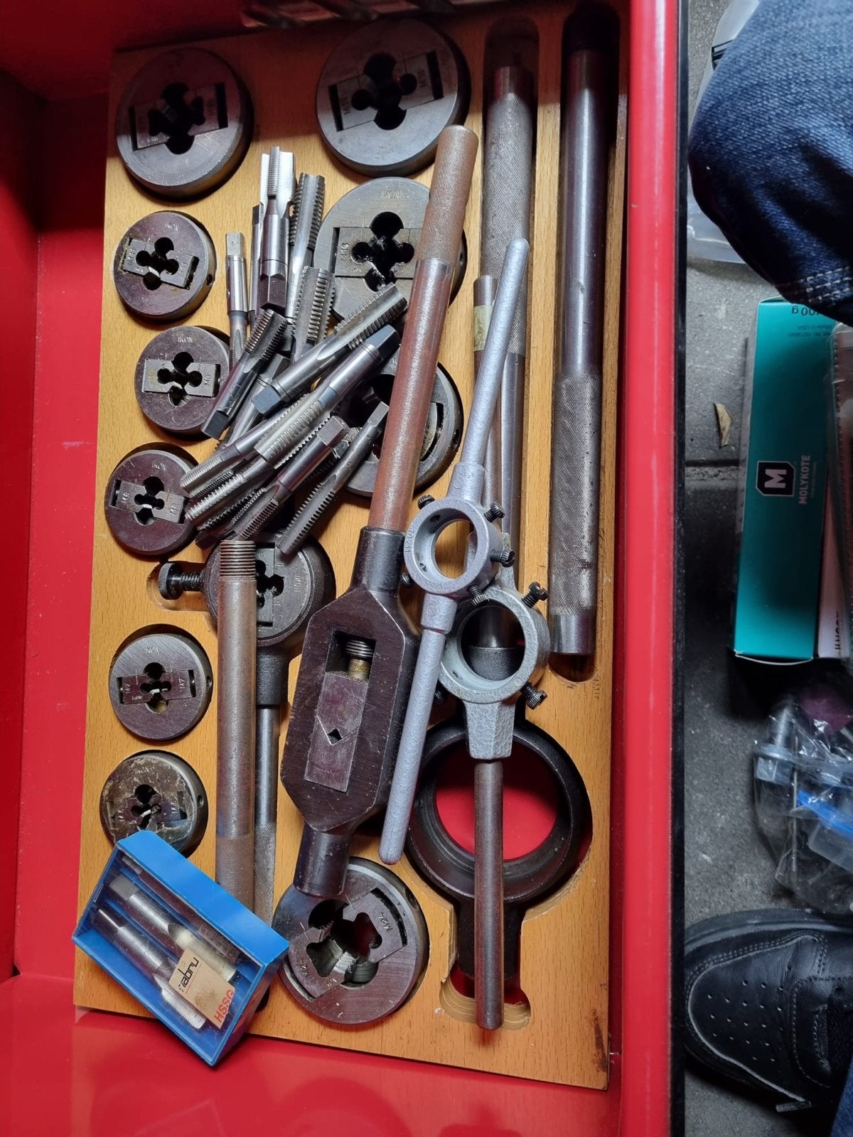 Complete tap- en snijset voor diverse klussen, Doe-het-zelf en Verbouw, Gereedschap | Handgereedschap, Ophalen of Verzenden, Gebruikt