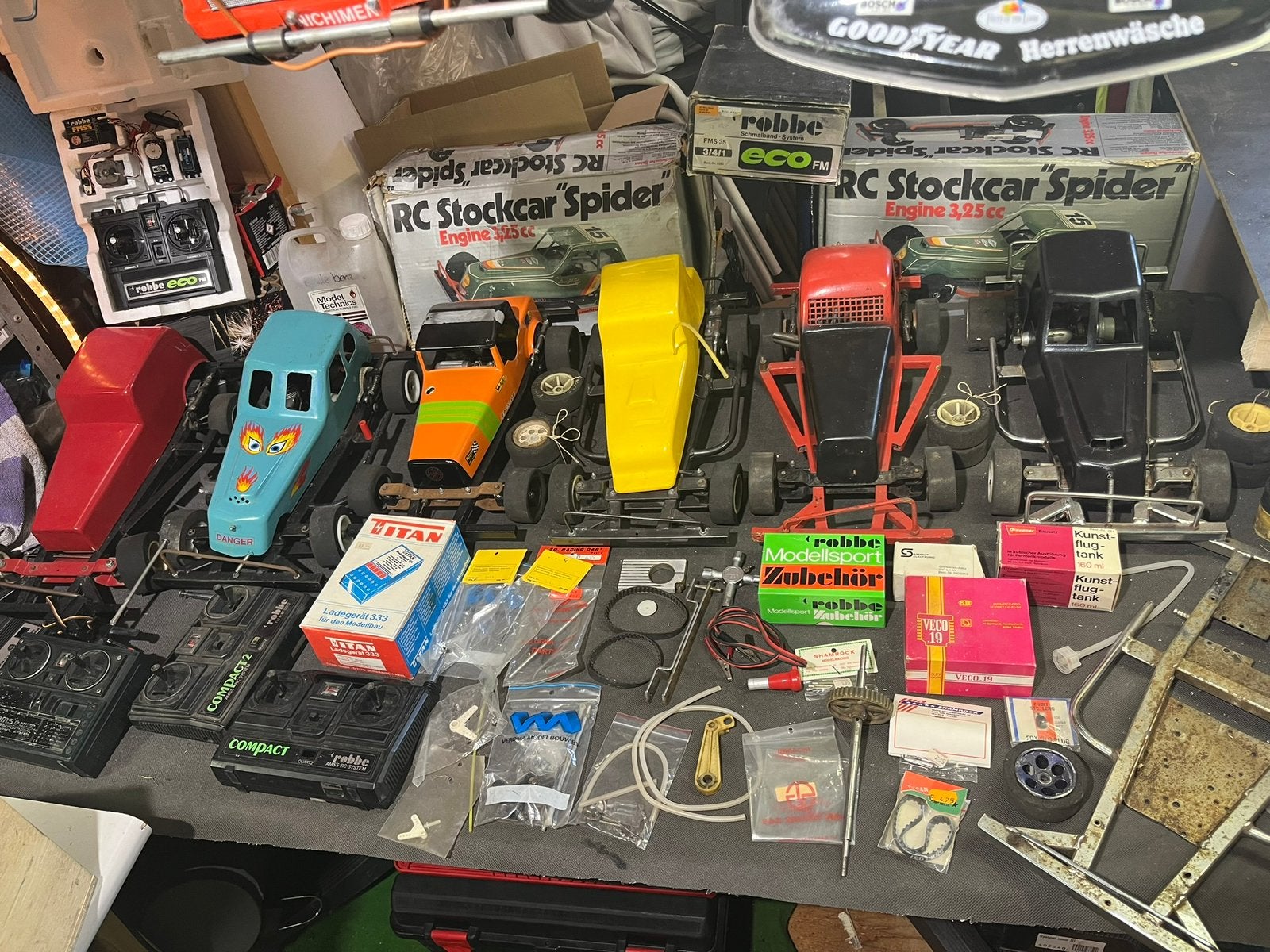 Vintage nitro autos zeldzame moddelen, Auto offroad, Ophalen of Verzenden, Zo goed als nieuw, Schaal 1:10