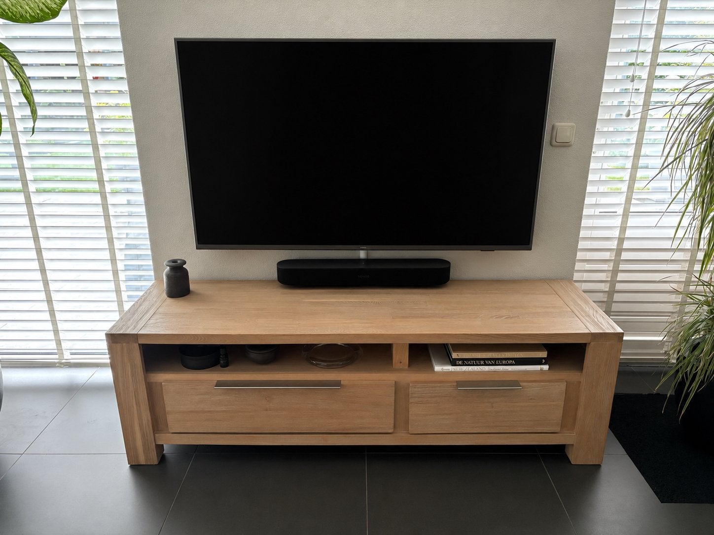 Tv-meubel van elmhout, Ophalen, 100 tot 150 cm, Eikenhout, Zo goed als nieuw