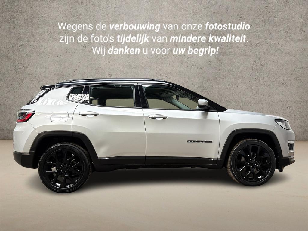 Jeep Compass 1.3T Night Eagle Sport 150Pk Automaat (APPLE CA, Auto's, Jeep, 12 maanden, 4 cilinders, 600 kg, 1405 kg