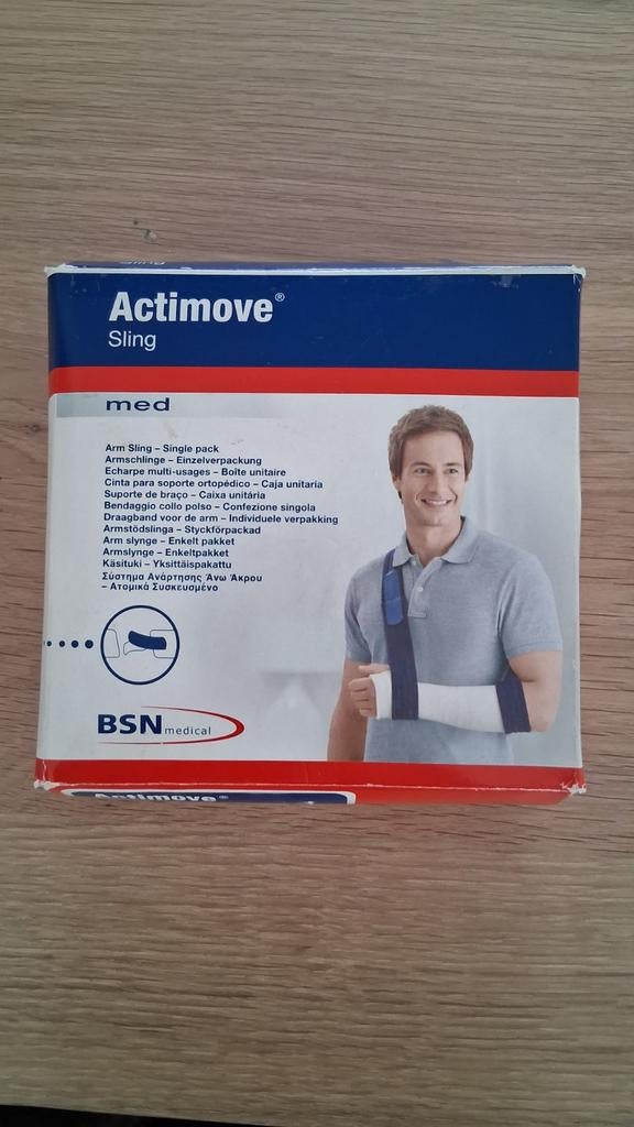 1 Nieuwe en 1 gebruikte armsling samen € 8, Ophalen of Verzenden