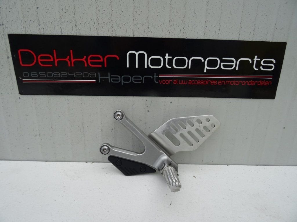 Linker Voetsteun / Schetsplaat Yamaha YZF R6 2008-2016 RJ15, Motoren, Gebruikt, -, -, Ophalen of Verzenden