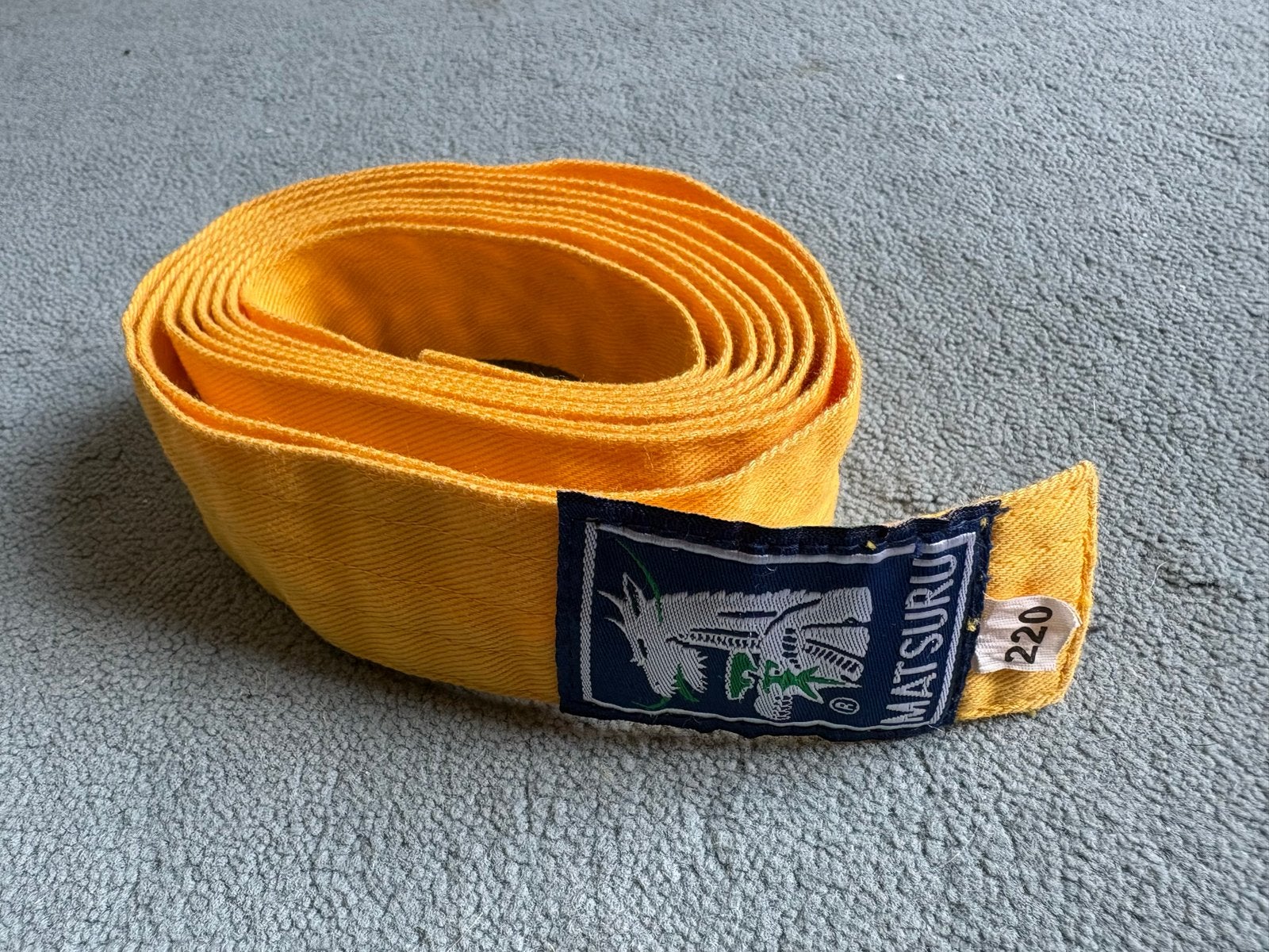 Matsuru Gele Vechtsportband - 220 cm, Sport en Fitness, Ophalen, Gebruikt, Judo, Vechtsportmateriaal