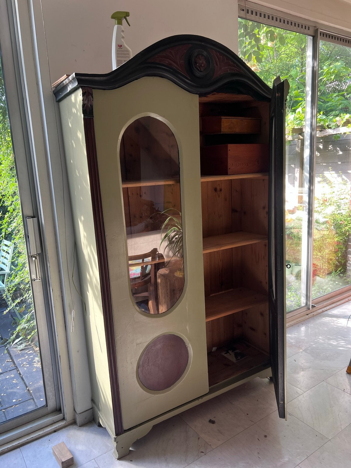 Antieke vitrinekast / boekenkast met glas en planken, Ophalen