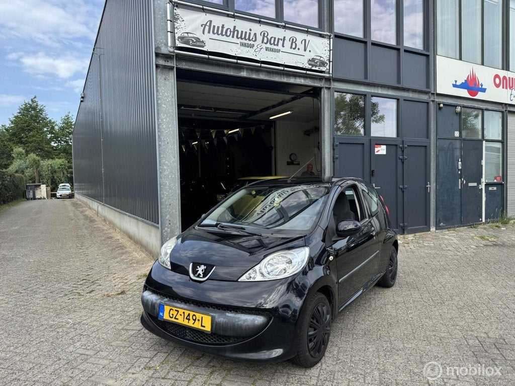 Peugeot 107 1.0 Active Airco! Nieuwe APK! NAP Rapport!, Voorwielaandrijving, Stof, Gebruikt, Zwart