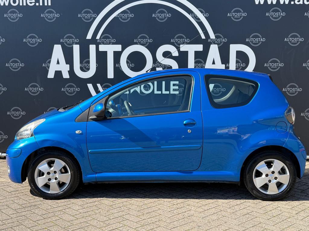 Toyota Aygo 1.0-12V Dynamic Blue NL-Auto / 2e Eigenaar / NAP, Voorwielaandrijving, Stof, 68 pk, Origineel Nederlands