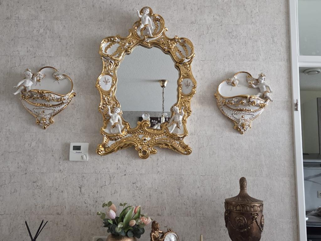 Capodimonte porseleinen spiegel set met bijpassende hangers, Huis en Inrichting, Ophalen, Zo goed als nieuw