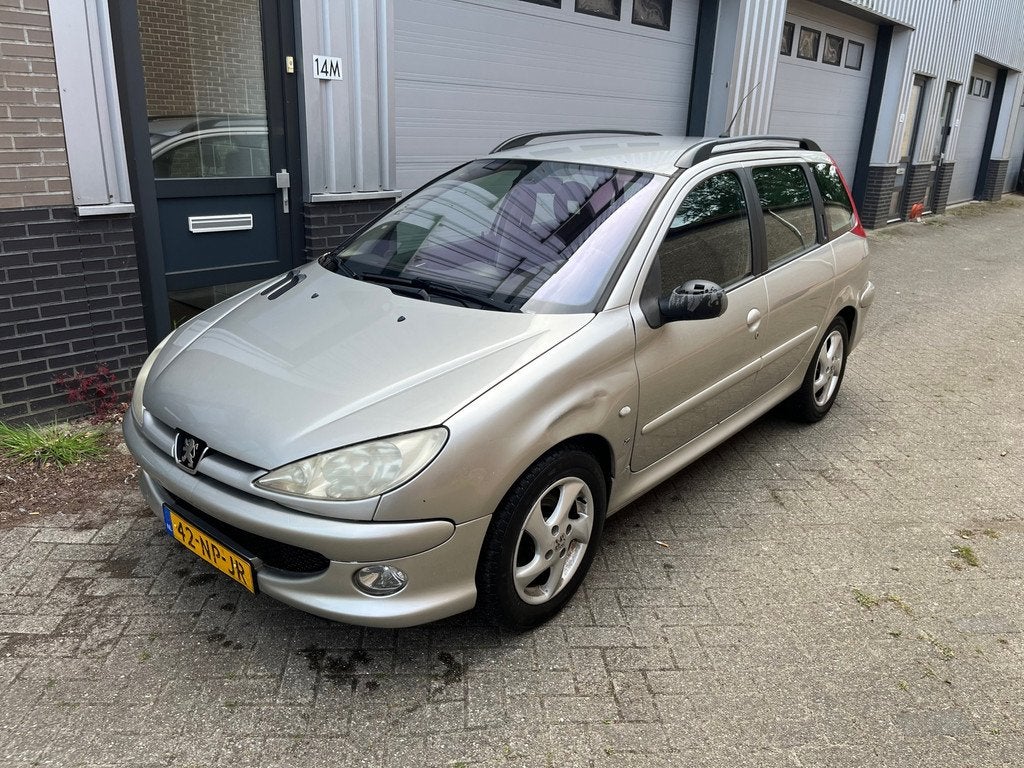 Peugeot 206 SW 1.4-16V XS Pack! Airco! 206 DKM NAP!, Auto's, Peugeot, 4 cilinders, Origineel Nederlands, Handgeschakeld, Grijs