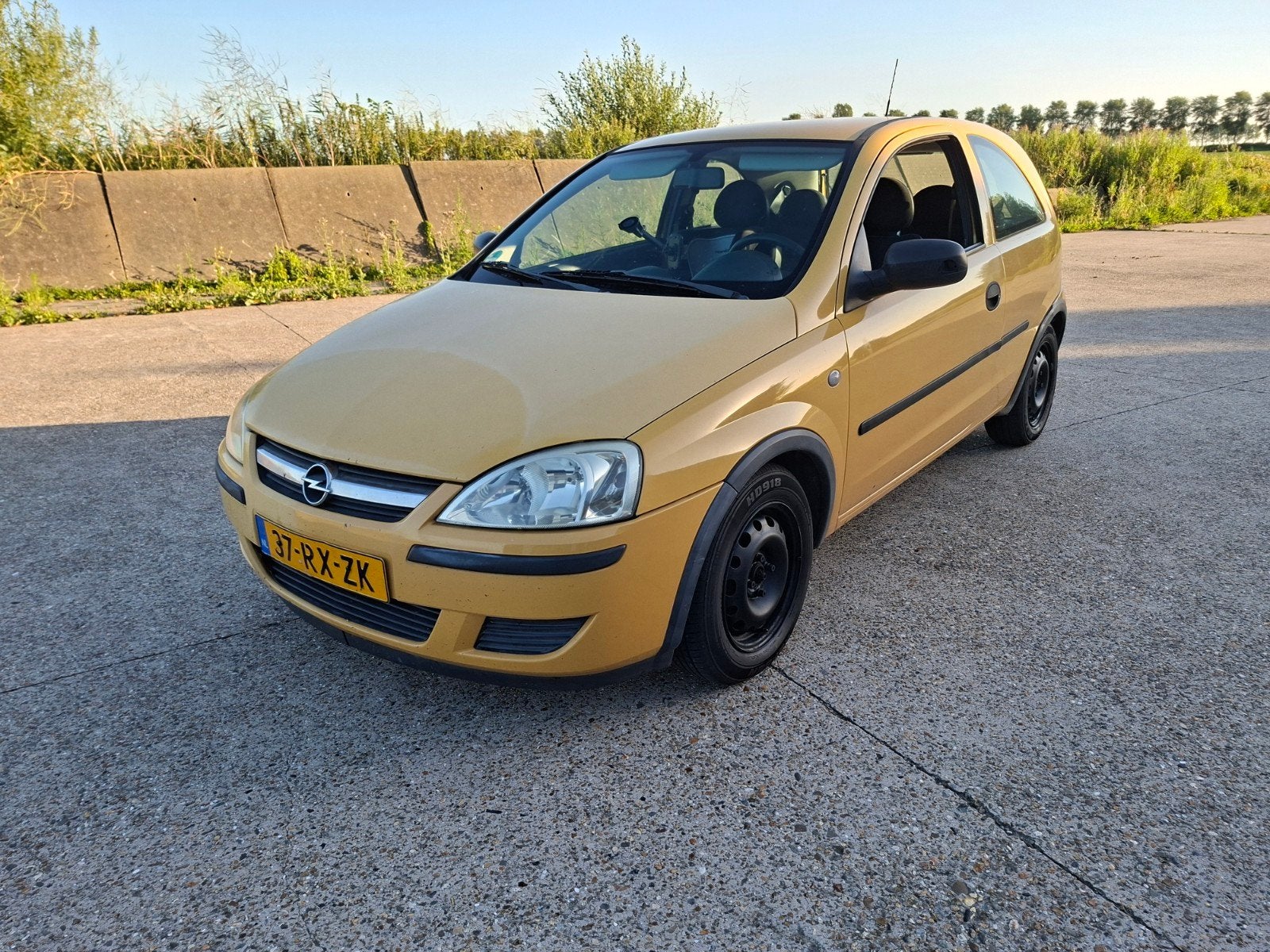 Opel Corsa Apk Fijne degelijke auto Te ruil buitenboordmotor, Auto's, Voorwielaandrijving, 450 kg, 31 €/maand, 4 cilinders