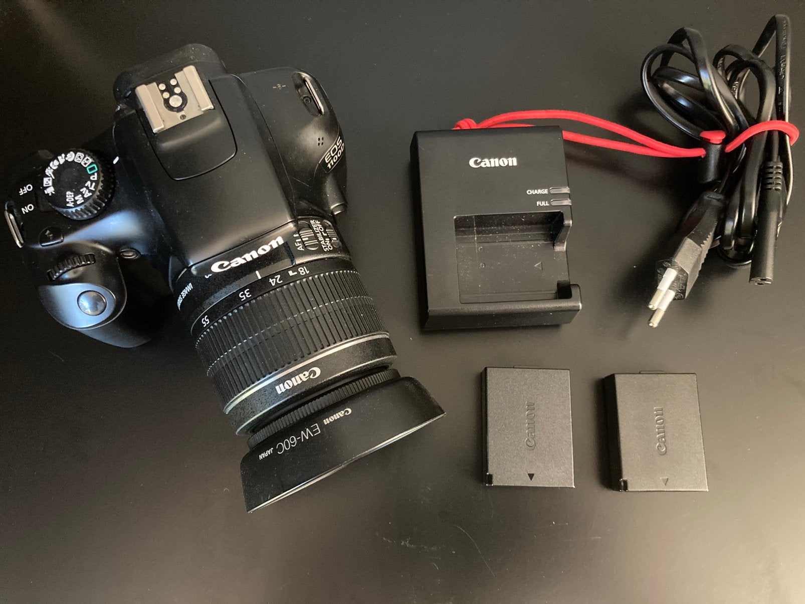 Canon EOS 1100D met 18-55mm lens - in nieuwstaat, Spiegelreflex, Canon, Ophalen of Verzenden, Zo goed als nieuw