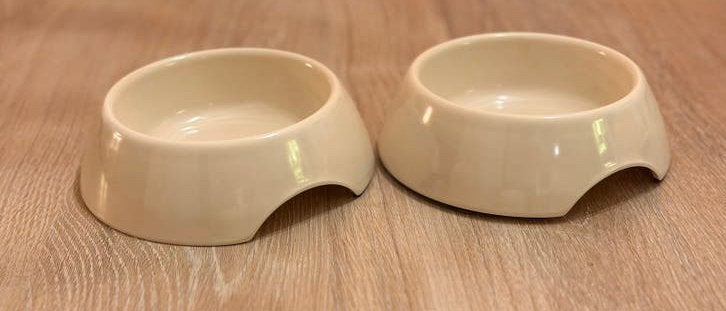 Voerbakjes Katten plastic antislip Beige, Dieren en Toebehoren, Ophalen of Verzenden, Zo goed als nieuw