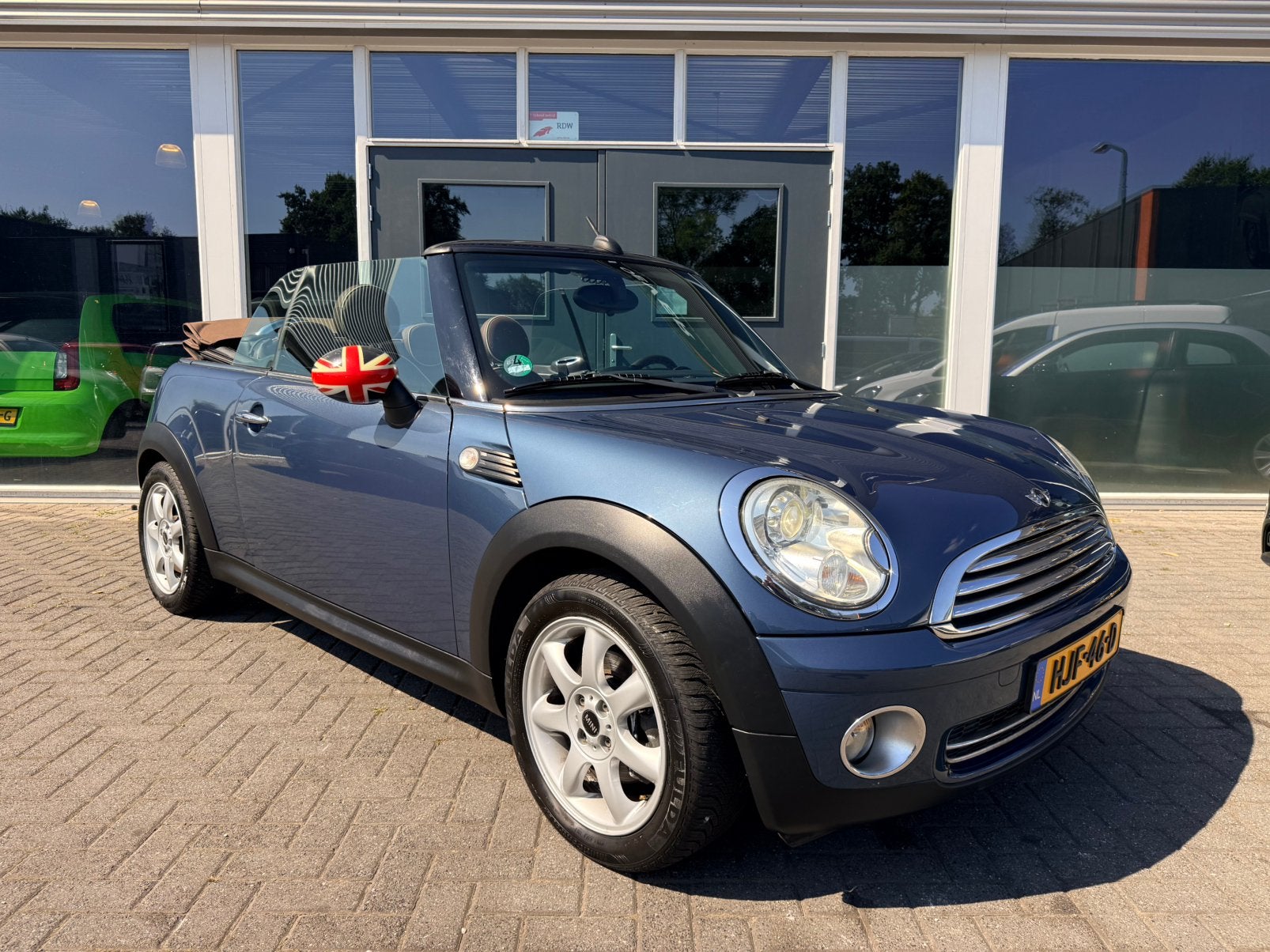 Mini Cooper  Cabrio 1.6i Leer/navigatie/Dealer Onderhouden!, Auto's, Mini, 4 cilinders, Cabriolet, Bluetooth, Leder