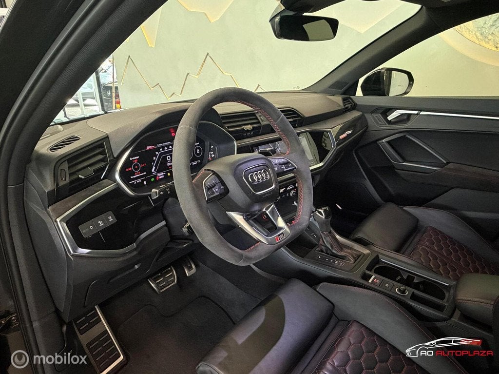 Audi RS Q3 RSQ3 Sportback 2.5 TFSI Panorama/Keyless/B&O/360, Automaat, Zwart, 1675 kg, Zwart