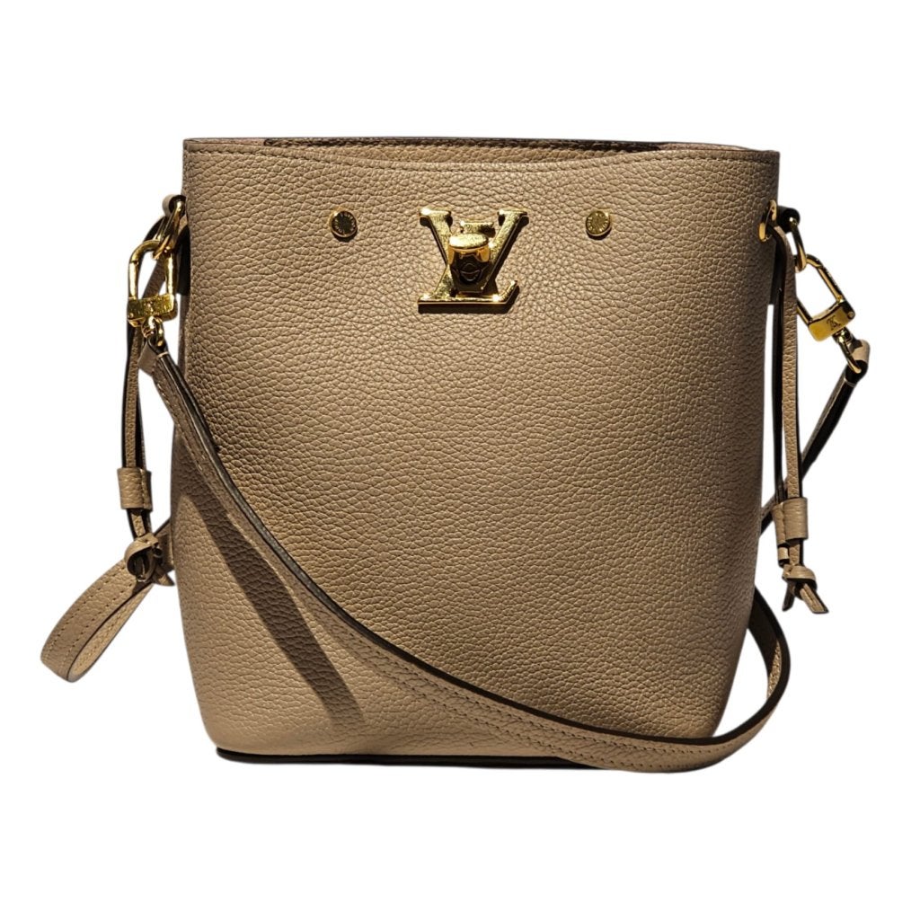 Louis Vuitton Calfskin Nano Lockme Bucket Bag 2021, Louis Vuitton, Gebruikt, Support@louisvuitton.com, 2 Rue du Pont Neuf
75001 Paris
France