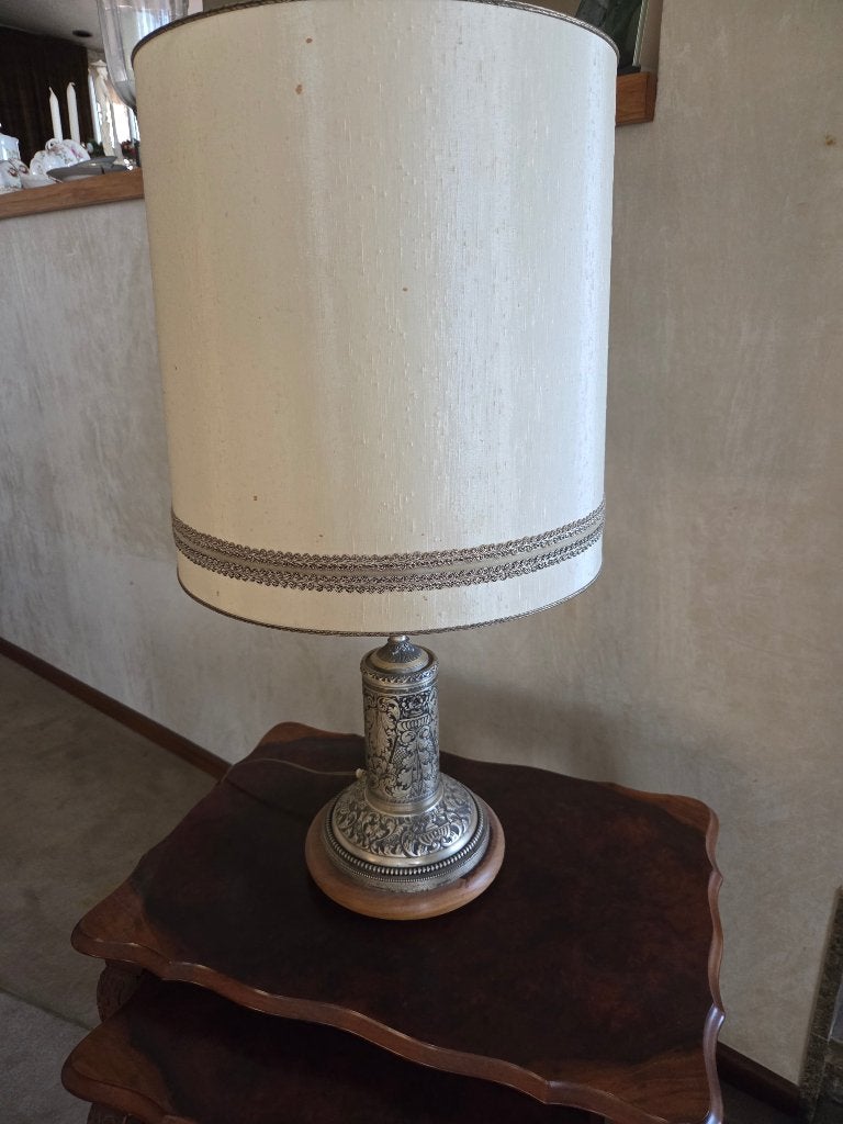 Klassieke tafellamp met sierlijke voet, Antiek en Kunst, Ophalen