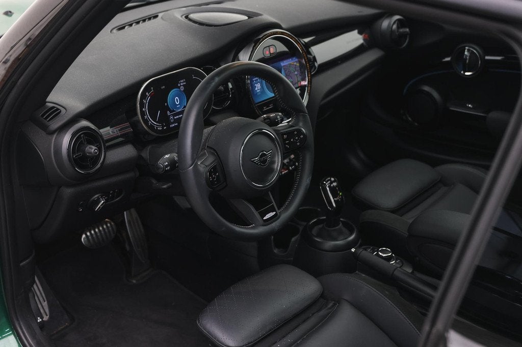 MINI Hatchback Cooper Rockingham GT JCW Automaat / Panoramad, Auto's, Mini, 136 pk, Gebruikt, Met garantie (alle), 4 stoelen