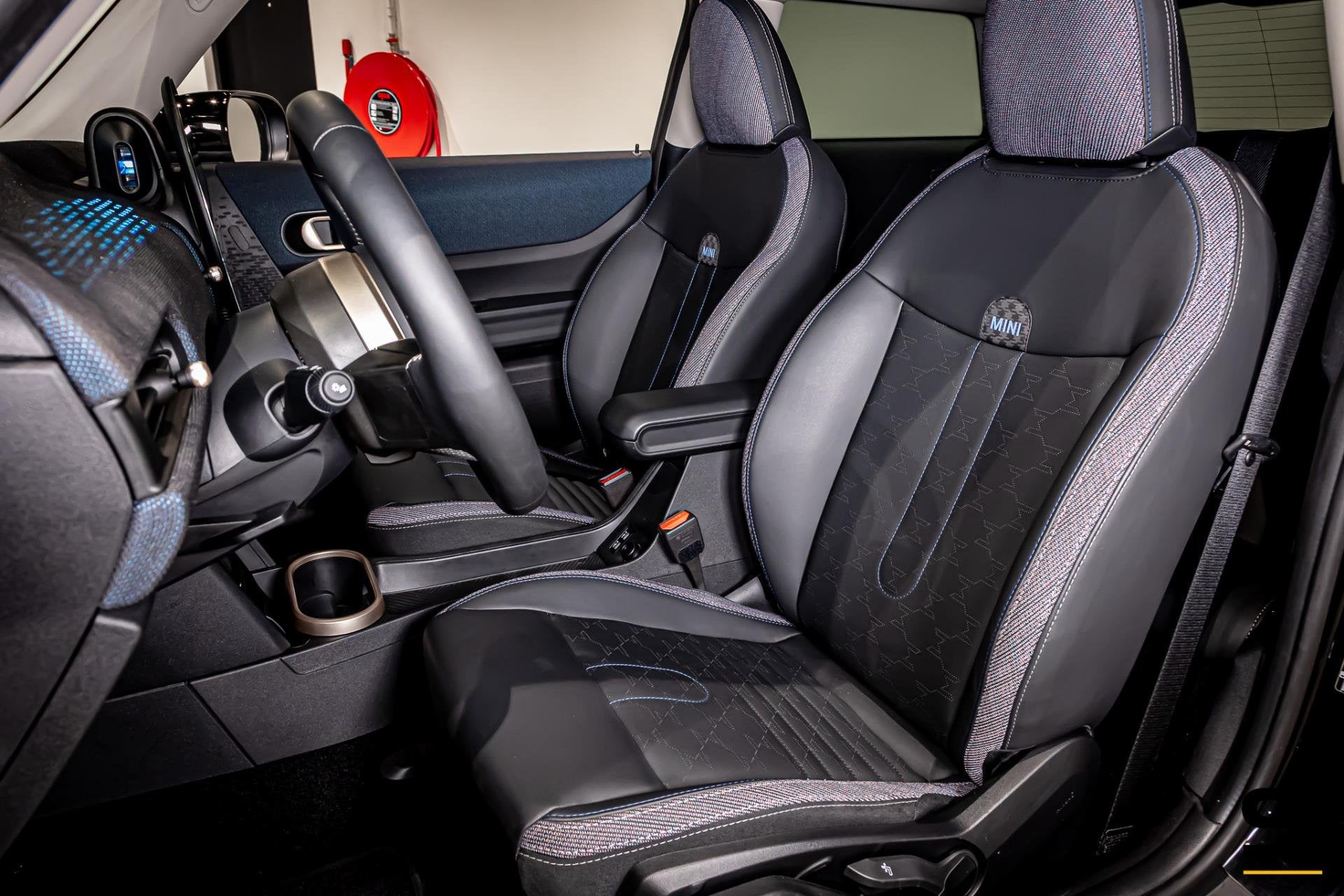 Mini Mini 2.0 Cooper S Favoured S|HUD|Leder|Fiscaal gunstig, Auto's, Mini, Zwart, Bedrijf, Nieuw, 204 pk