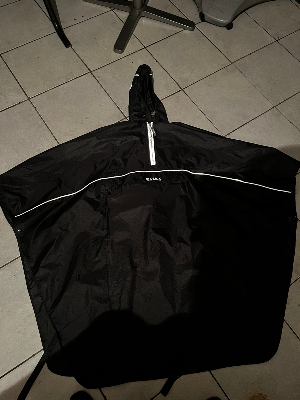Regenkleding poncho, Ophalen of Verzenden, Zo goed als nieuw, 30 cm of meer, Minder dan 35 cm