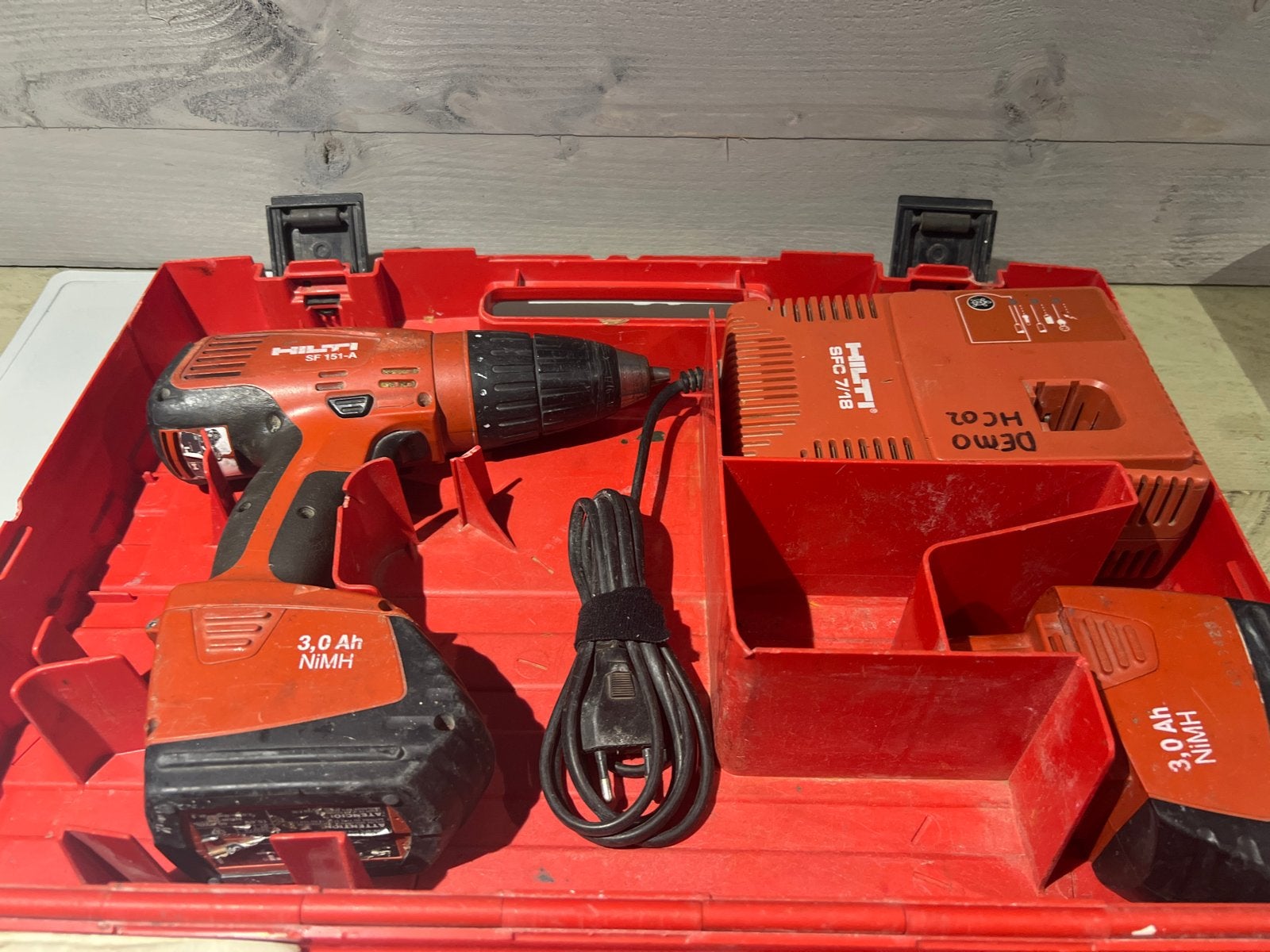 Hilti SF 151-A Accuboormachine met lader en 2 accu's, N, Ophalen of Verzenden, N, N