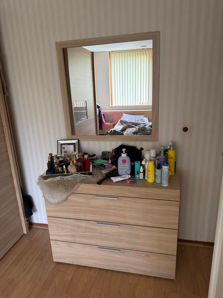 Houten ladekast met spiegel, Huis en Inrichting, Woonaccessoires | Spiegels, Ophalen of Verzenden, Zo goed als nieuw