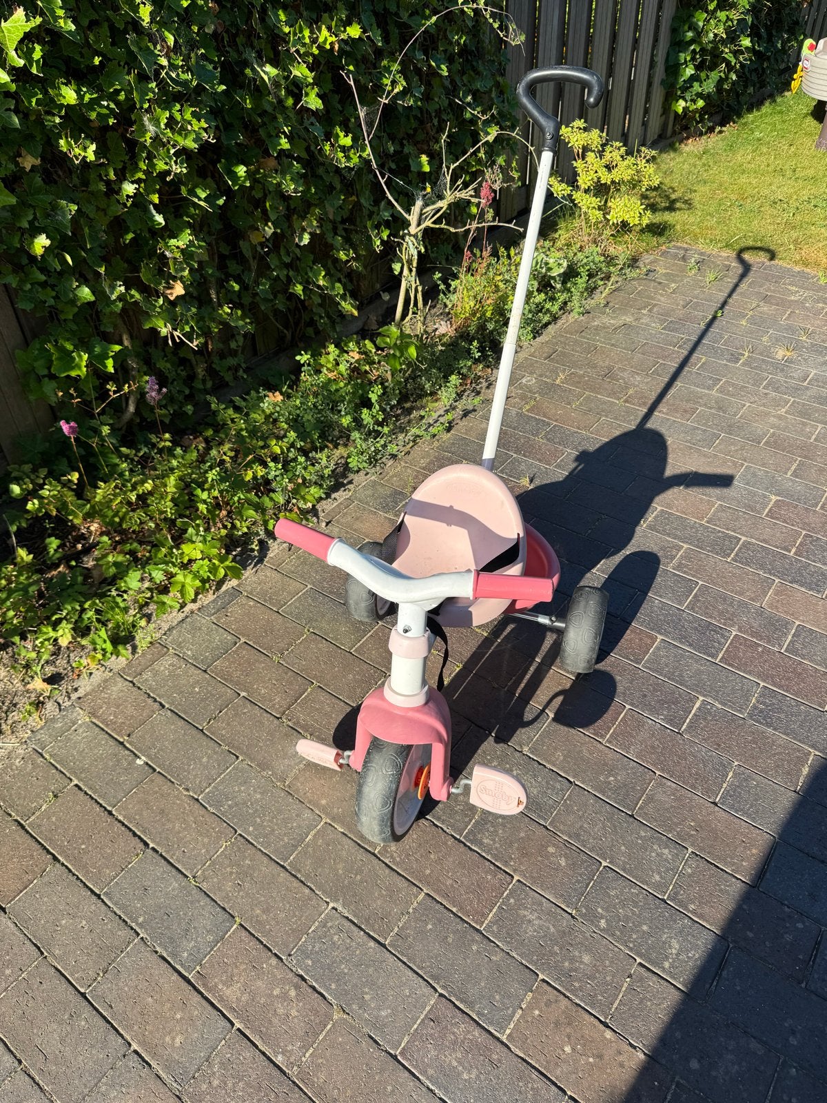Smoby Roze driewieler met duwstang, Ophalen, Gebruikt, Velgrem, Duwstang