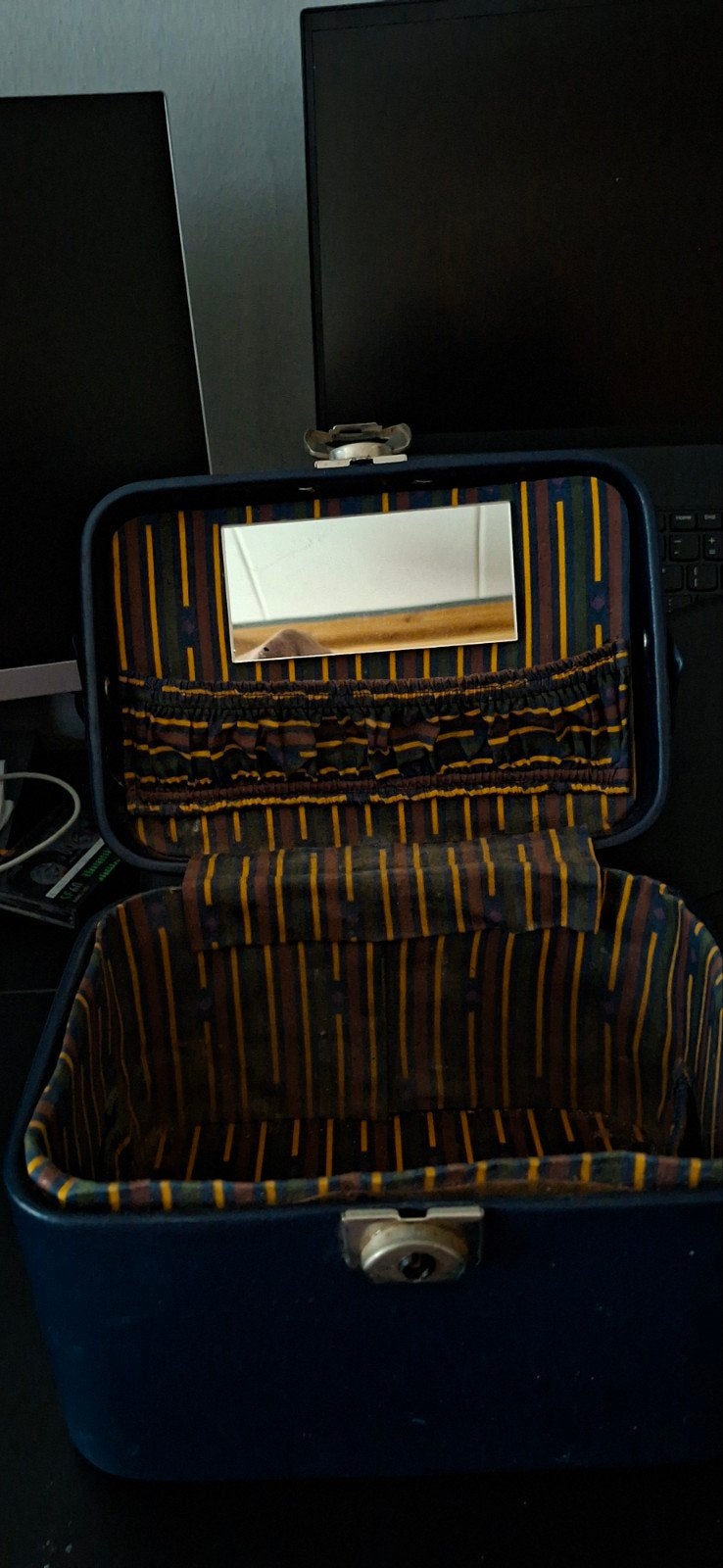 Vintage beautycase - Donkerblauw met spiegel, Gebruikt, Blauw, Met slot, Ophalen of Verzenden