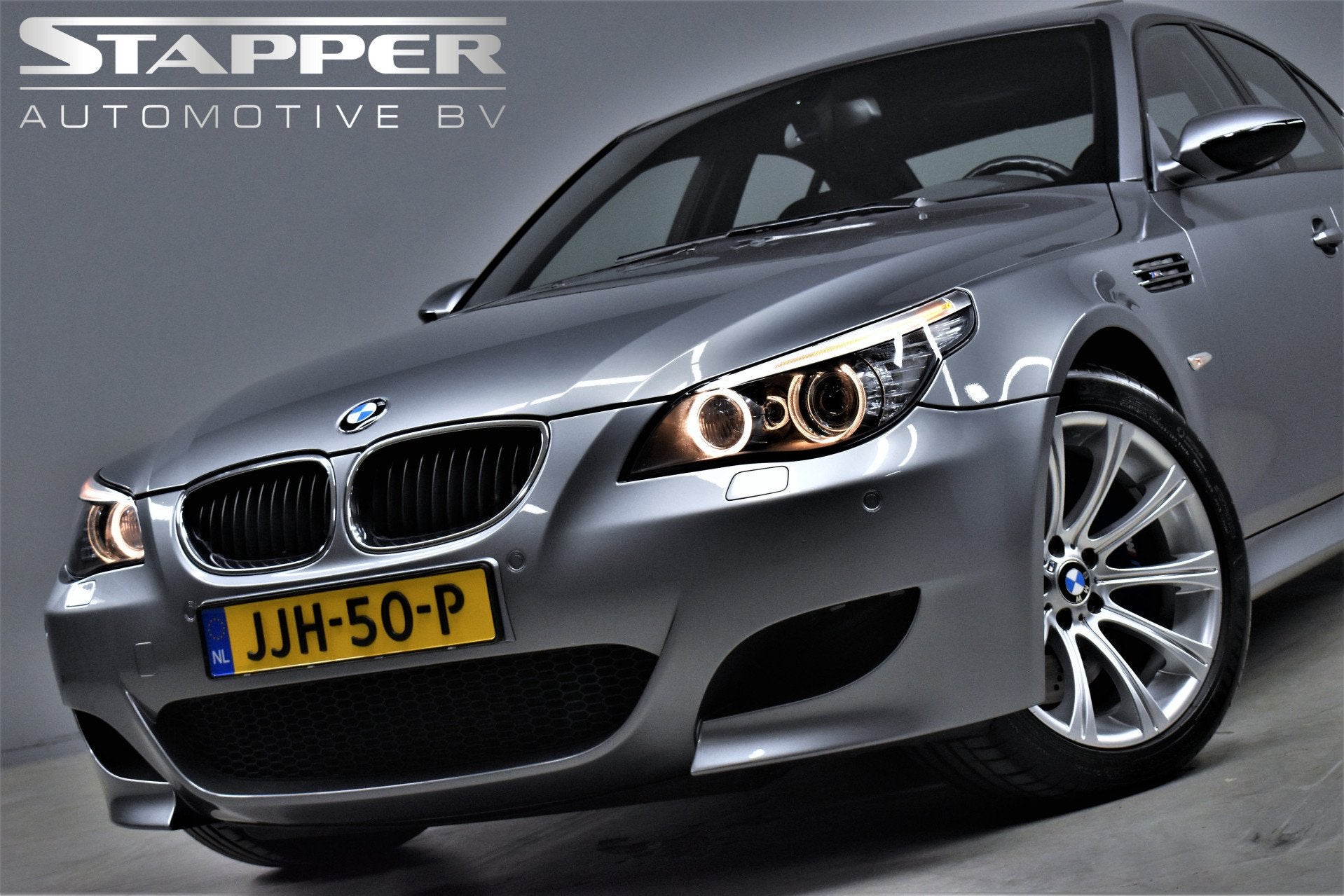 BMW M5 LCI V10 507pk SMG Dealer OH Topconditie! Schuifdak/He, Auto's, BMW, Automaat, Achterwielaandrijving, Zwart, 507 pk