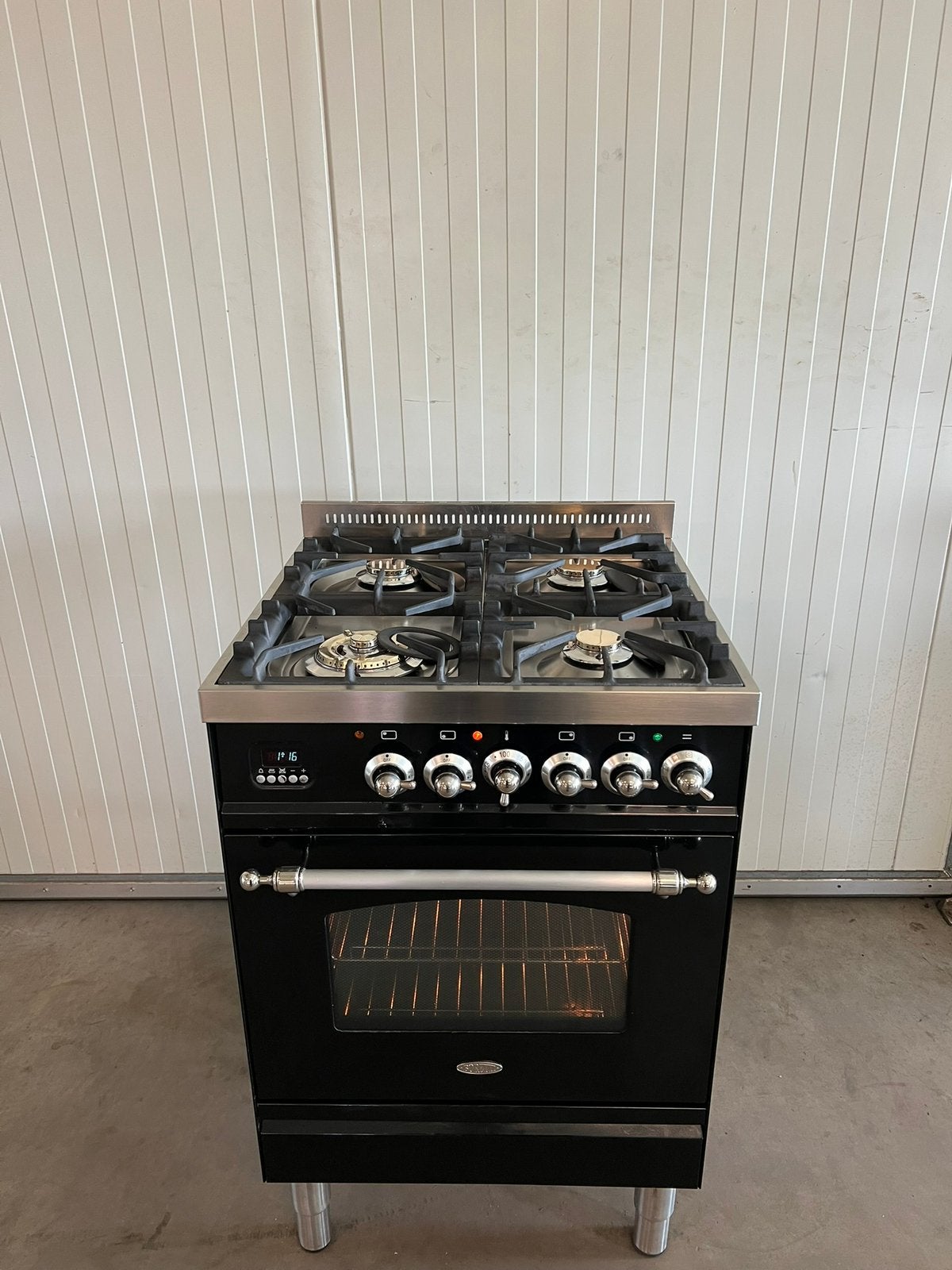 Luxe Boretti fornuis 4 pits hoogglans zwart - 60 cm, 60 cm of meer, Ophalen of Verzenden, Zo goed als nieuw, Gas