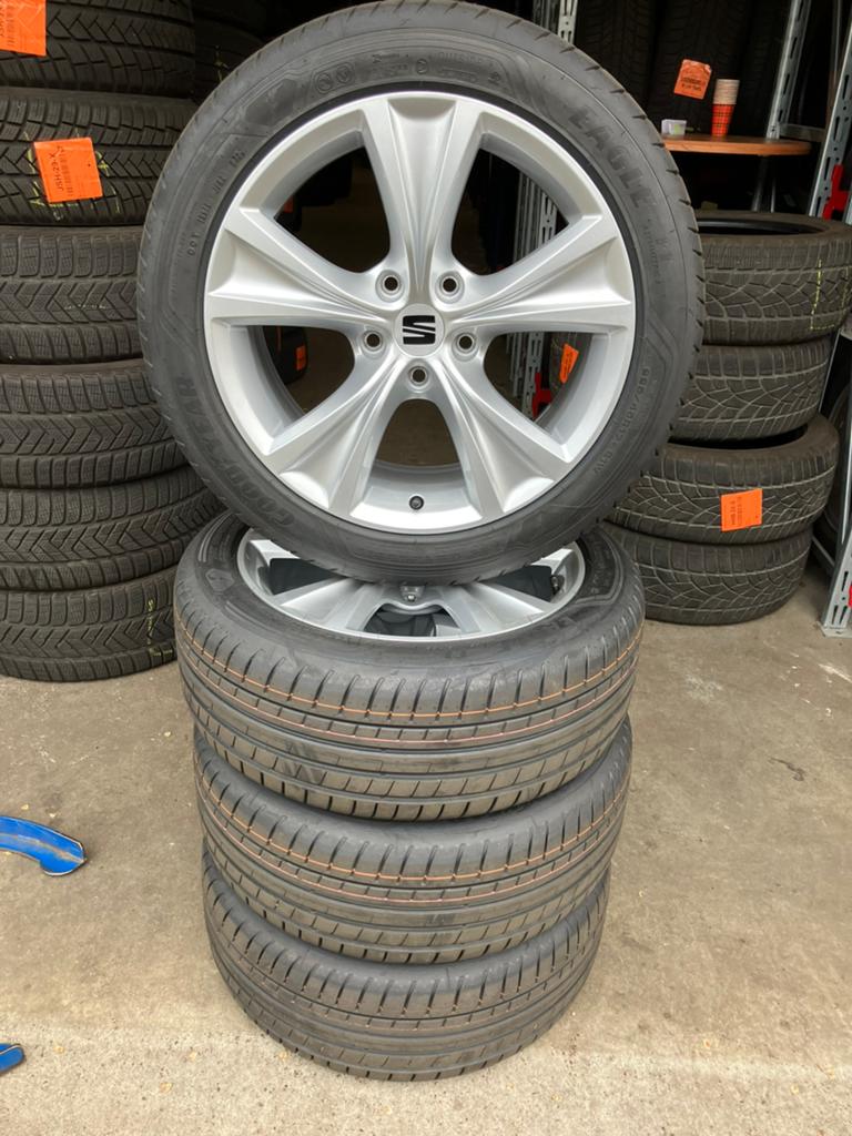 17 inch originele Seat Leon velgen met zomerbanden NIEUW, Velg(en), Seat, Nieuw, 17 inch