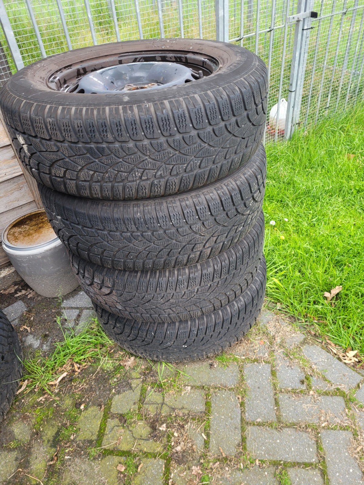 Winterbanden met stalen velgen - 16 inch vw tiguan, Ophalen, Gebruikt