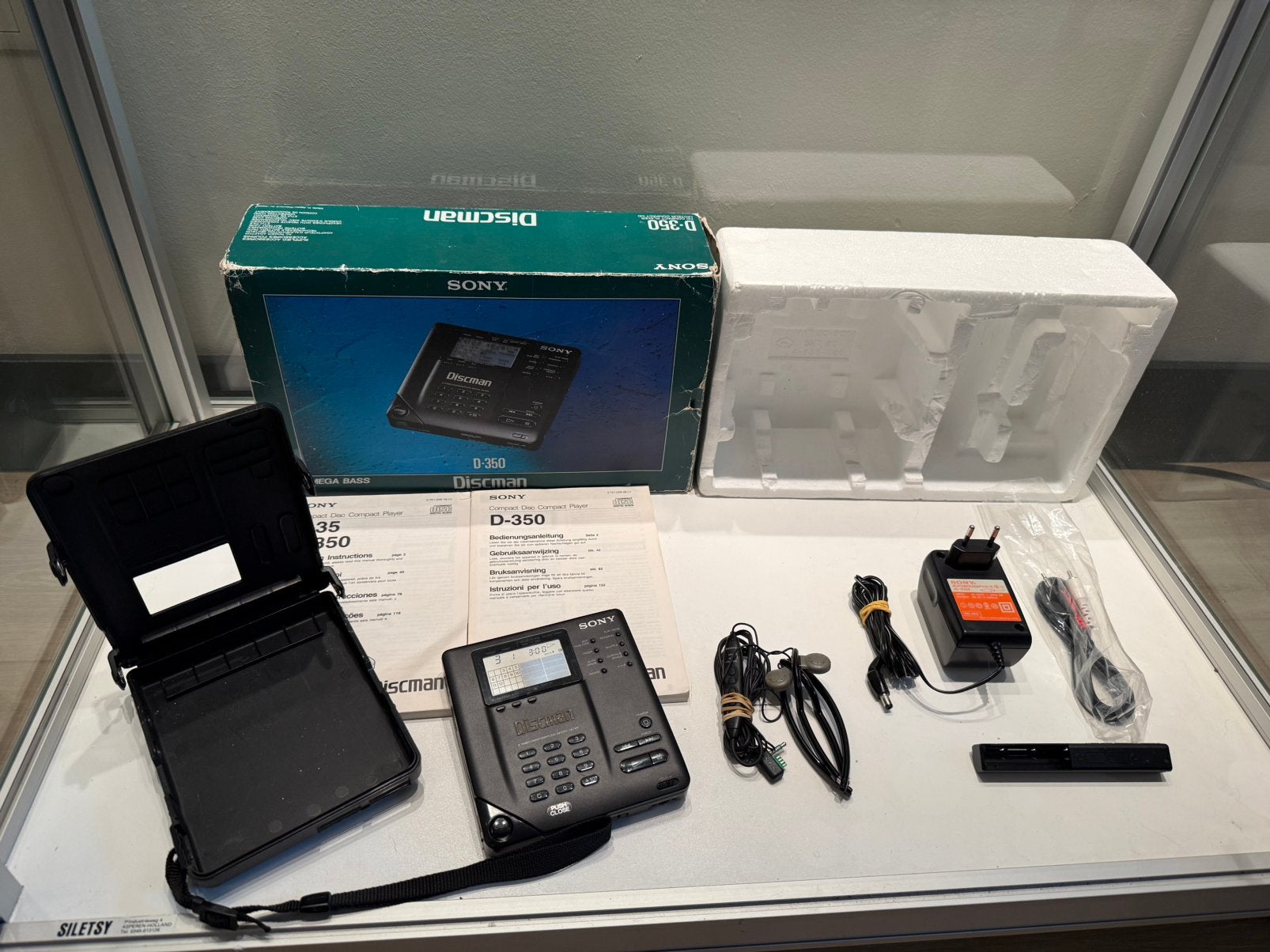 Sony Discman D-350 met doos, accessoires en batterijmodule, -, -, Ophalen of Verzenden, Discman