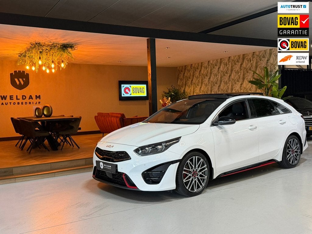 Kia ProCeed 1.6 T-GDi GT Facelift|Trekhaak|Pano|Camera|Memor, Auto's, 15 km/l, Gebruikt, Met garantie (alle), Wit